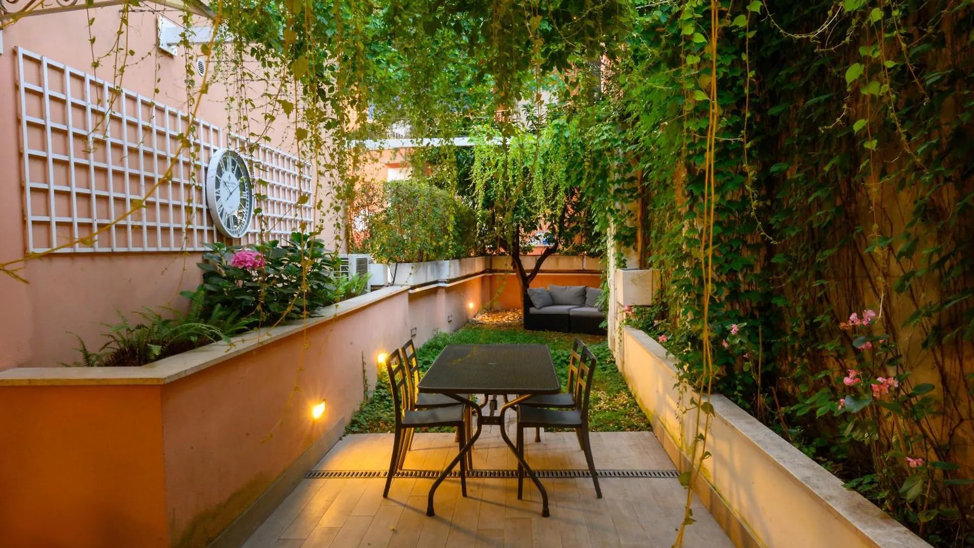 Apartman Vatican City Historic Center -Luxury Flat With Garden And Private Parking Róma Olaszország